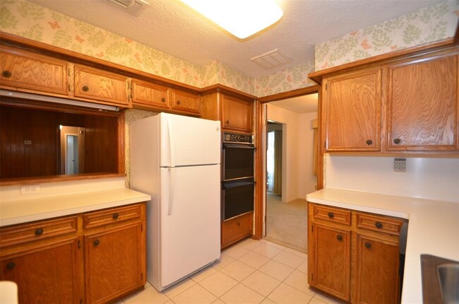 Building Photo - 13722 Lynnwood Ln