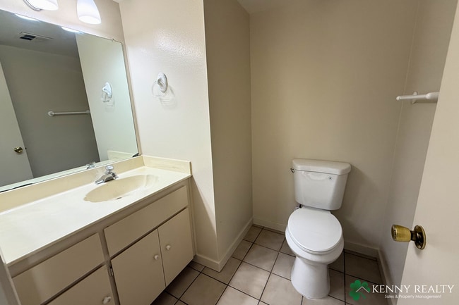 Building Photo - Spacious 3 Bedroom Home Near Parks & Schools in Foster City