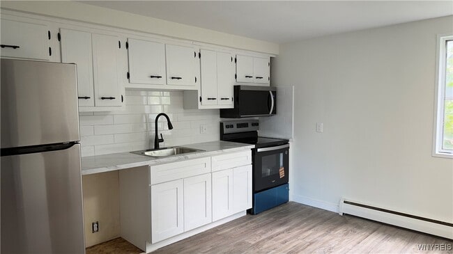 Building Photo - 130 Sanders Rd