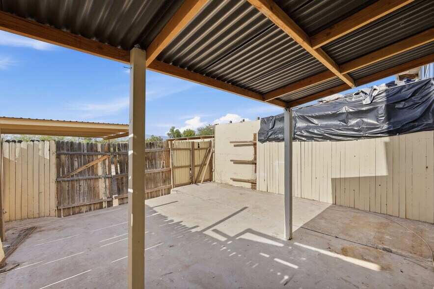 Building Photo - 5846 S Del Moral Blvd