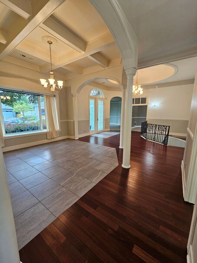 Building Photo - 2982 Rosedale Terrace