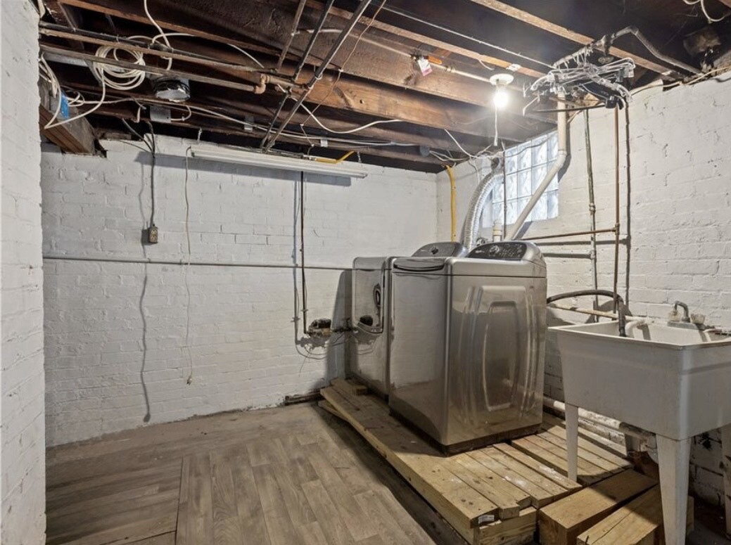 Building Photo - 215 N Mercer Ave