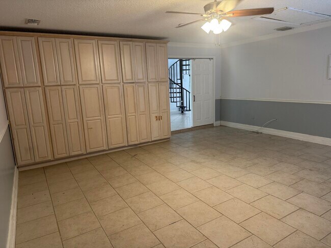 Building Photo - 121 Beaumont Ln