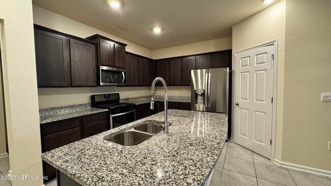 Building Photo - 443 Coastline Wy
