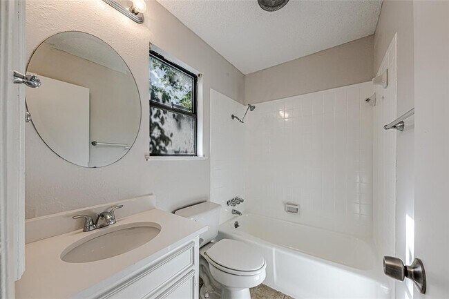 Building Photo - 7000 Whispering Oaks Dr