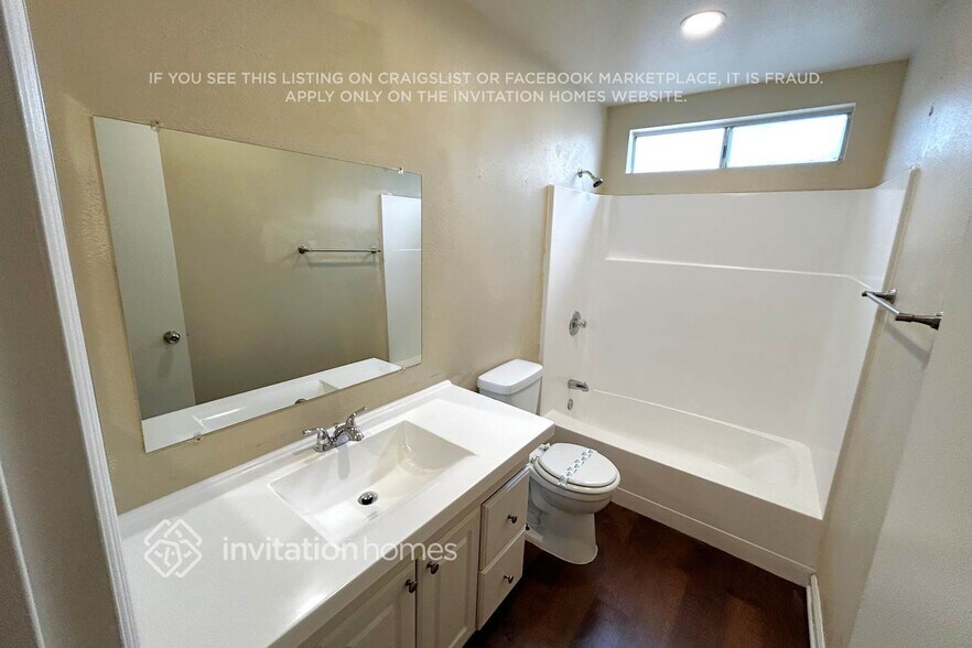 Building Photo - 12528 Vivienda Ave