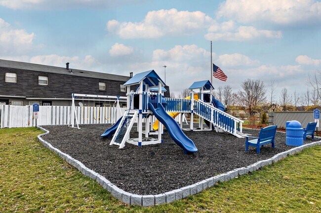 Building Photo - Semi Renovated Finished End