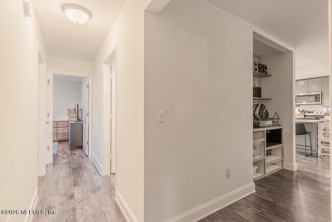 Building Photo - 12041 Wren Hollow Ct