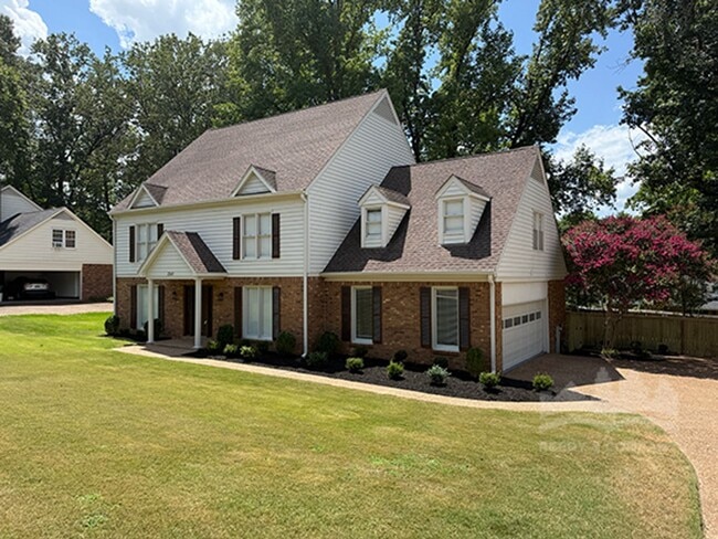 Building Photo - Welcome to your dream home in the heart of...