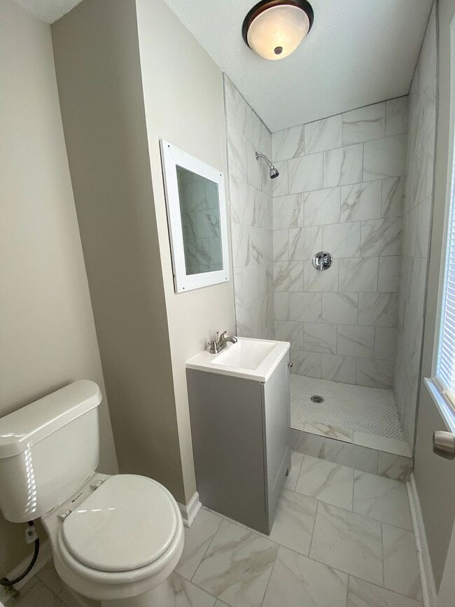 Building Photo - 3 bed, 2 bath near Yale and Raleigh Millington