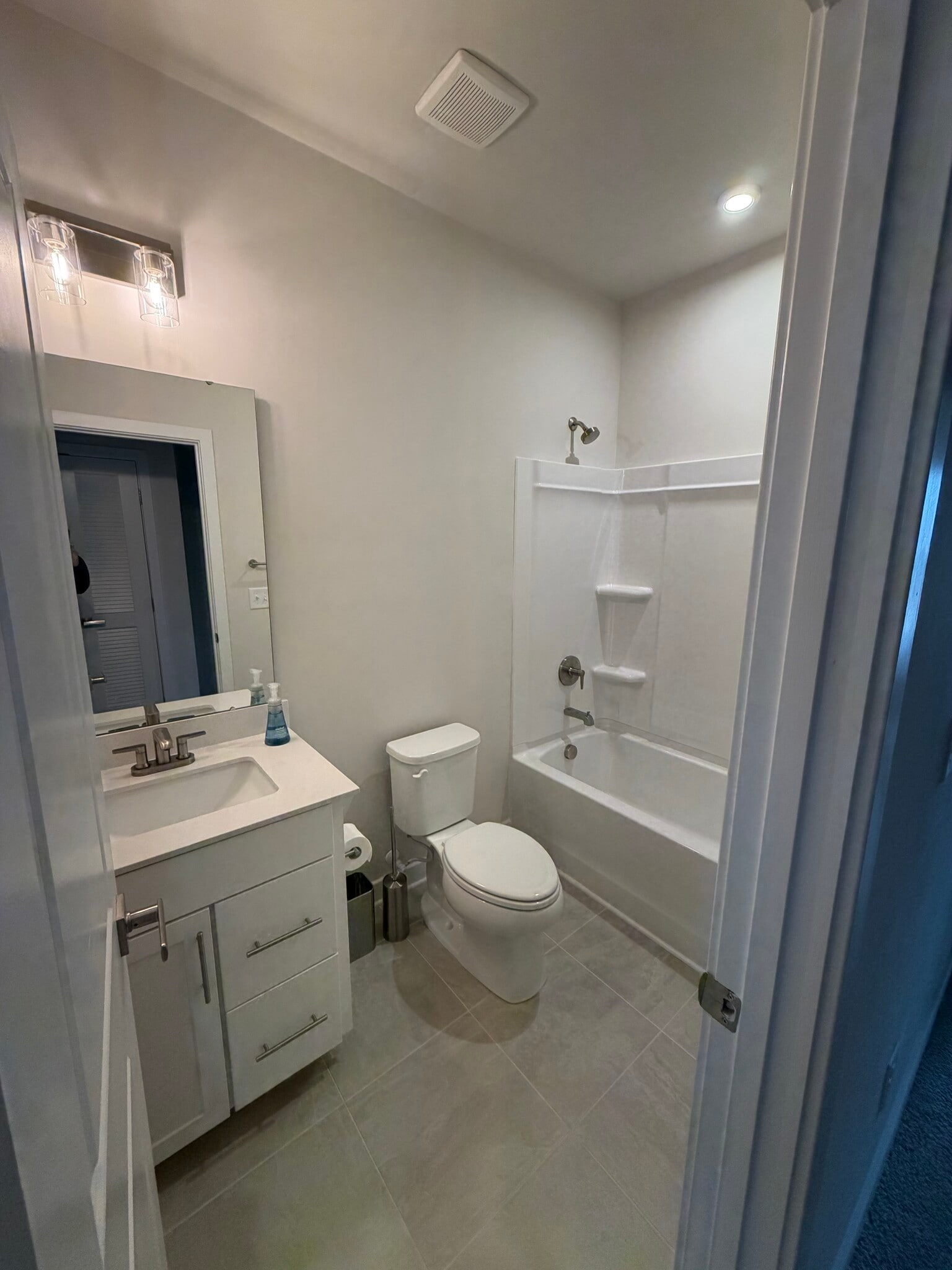 Building Photo - 2553 Ellen Ave