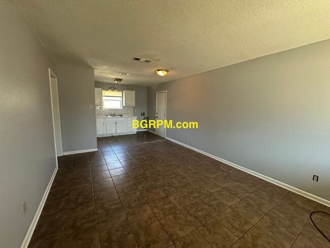 Building Photo - 1118 S Bailey St