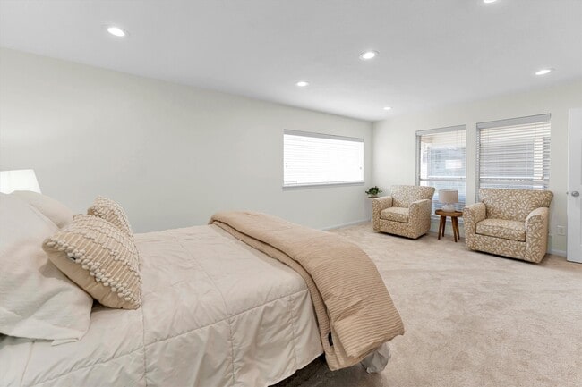 Building Photo - 6603 Pauma Dr