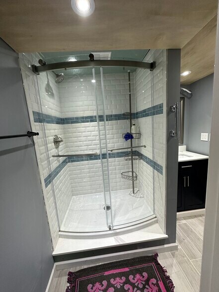 Building Photo - 122 Allen Ave