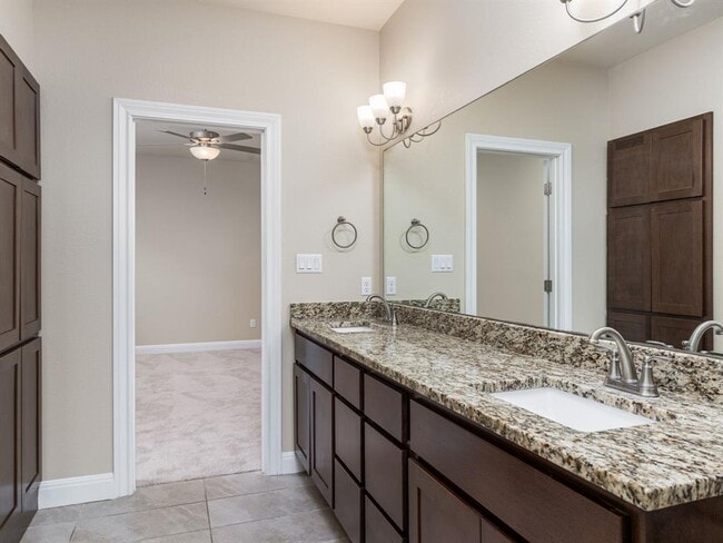 Building Photo - 904 Central Blvd