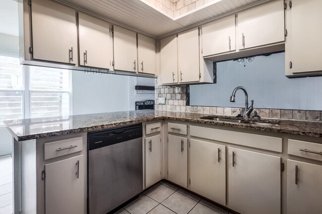 Building Photo - 1703 Wagon Gap Dr