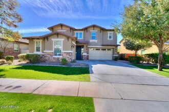 Building Photo - 3941 E Palo Verde St