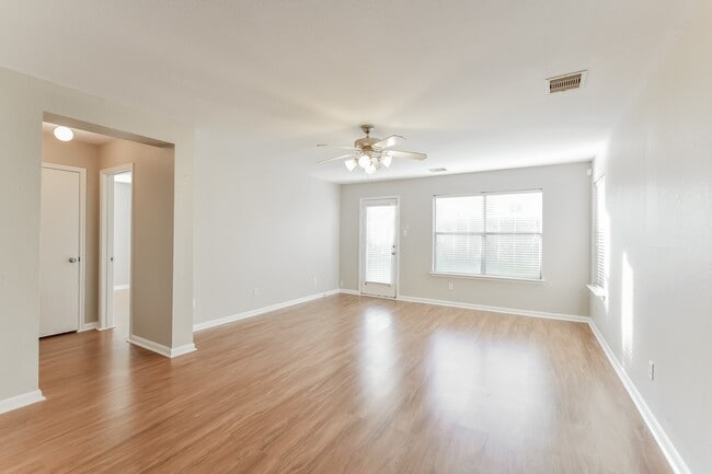 Building Photo - 21610 Rain Leaf Ct