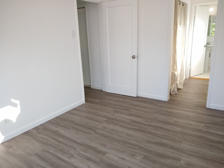 Building Photo - 2096 Yale St