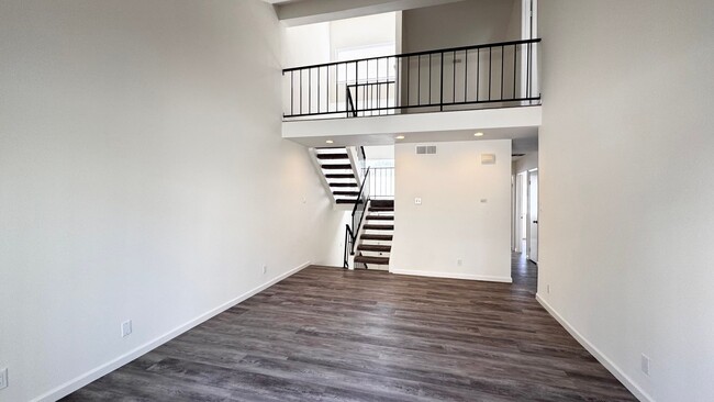 Building Photo - 756 S Garfield Ave