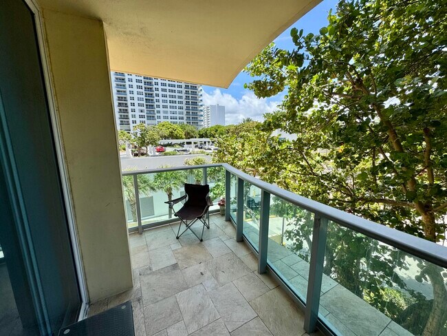 Building Photo - 2501 S Ocean Dr