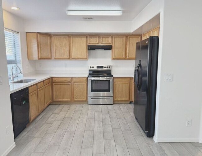 Building Photo - 4 BED, 2.5 BATH HOME IN CIRCLE CROSS RANCH SAN TAN VALLEY, AZ