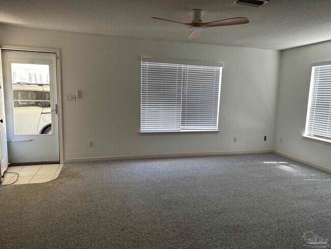 Building Photo - 5511 Custer Dr