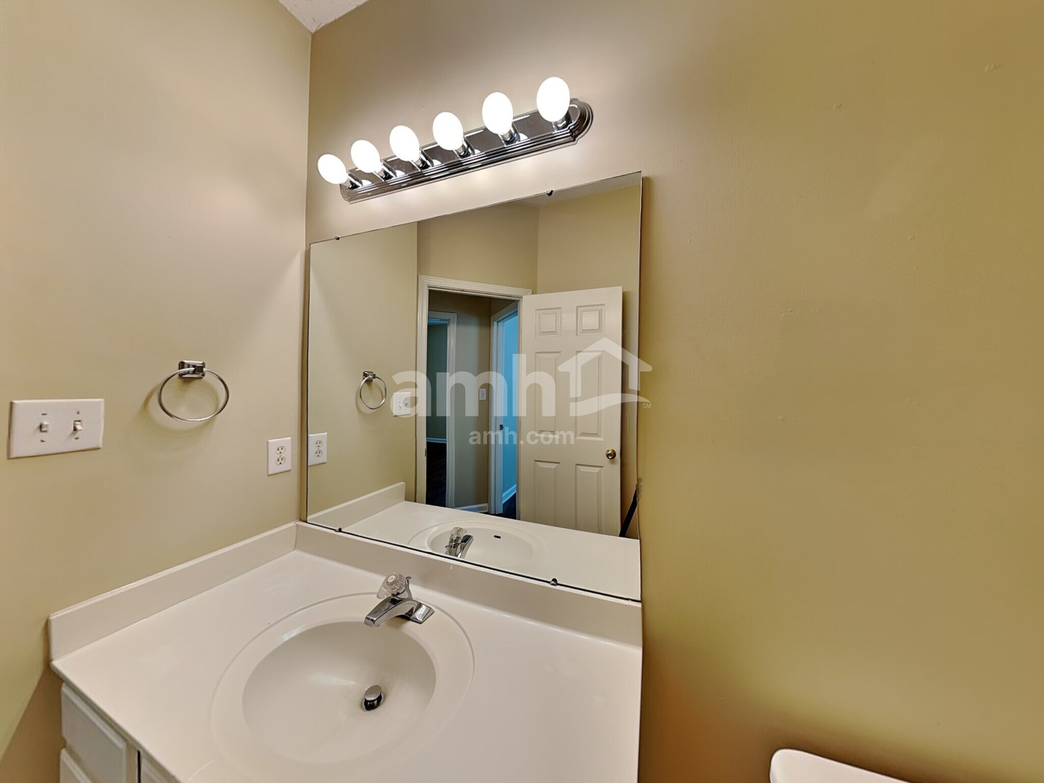 Building Photo - 6604 Conifer Cir