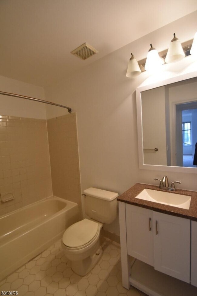 Building Photo - 1250 Garrison Ct