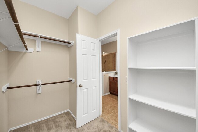 Building Photo - 6003 Baileys Run Ln