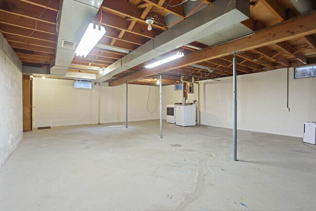 Building Photo - 200 Swanson Rd