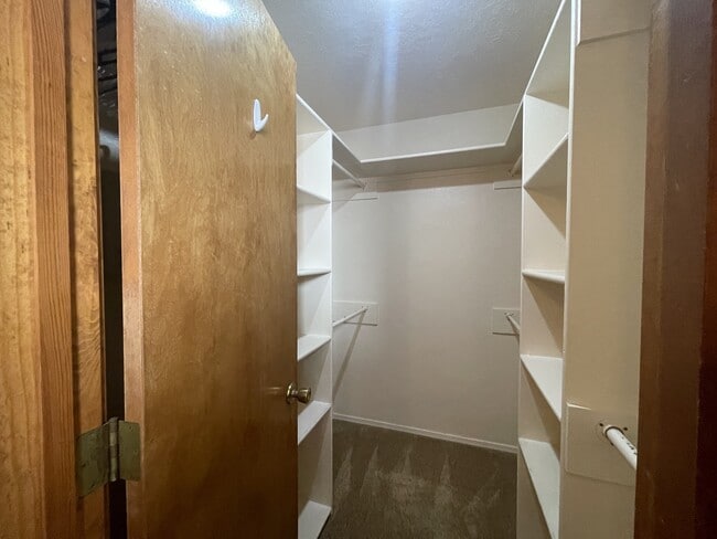 Building Photo - 6308 Montano Pointe Rd NW