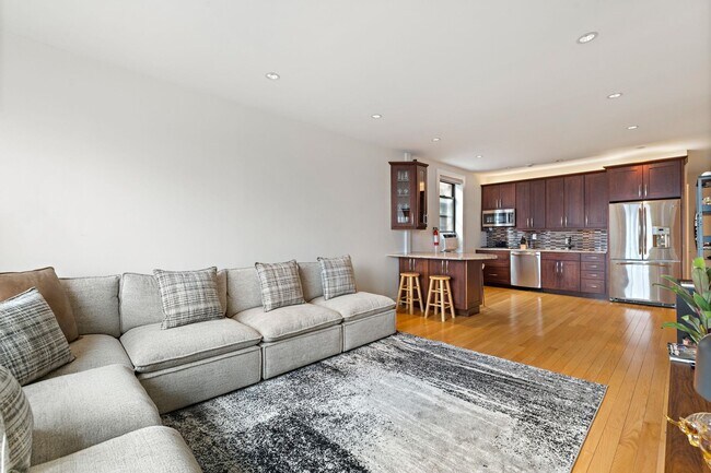 Building Photo - 108 Palisade Ave