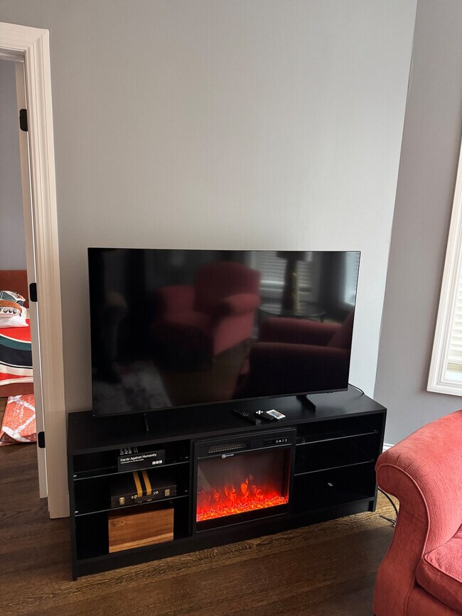 Building Photo - 1506 W Thome Ave