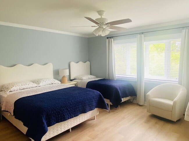 Building Photo - Winter Rental in Pine Knoll Shores