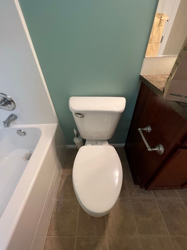 Building Photo - 2 Bedroom 1.75 Bathroom Condo in North Bellingham