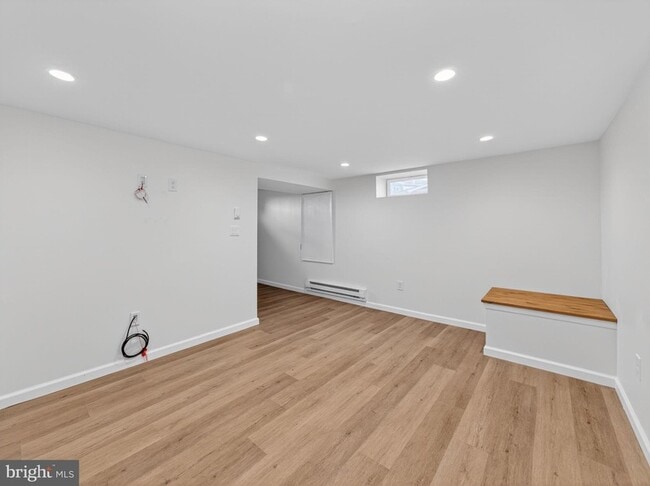 Building Photo - 1277 Beverly Rd