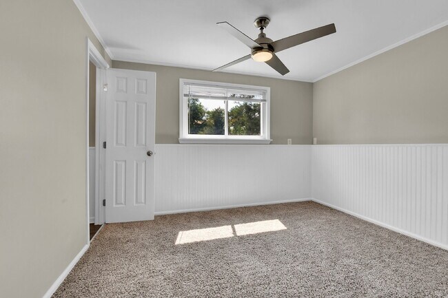 Building Photo - $2,995 - 4 Bed, 2 Bath Home in Aurora with...