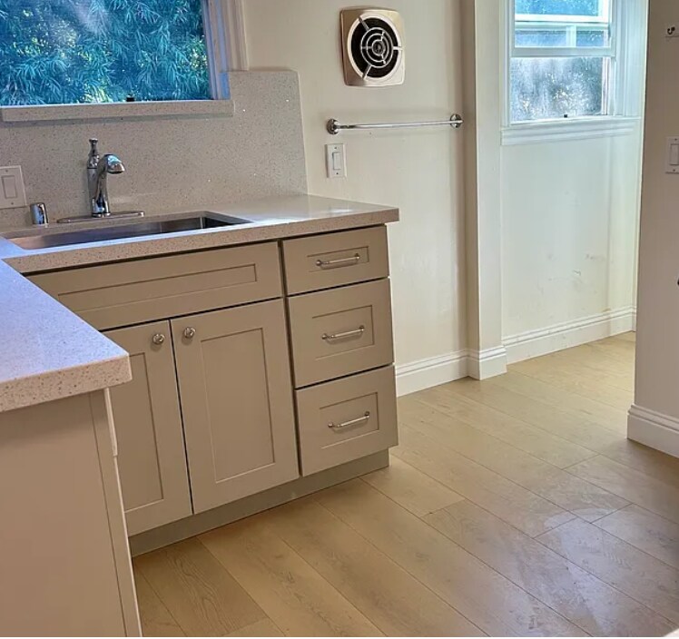 Kitchen - 2030 Williams St