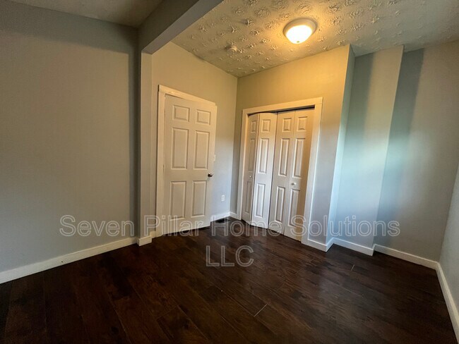 Building Photo - 114 Dana Ave