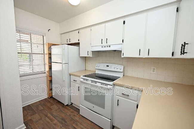 Building Photo - 2249 9th St SE