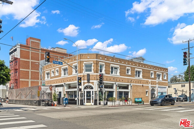 Building Photo - 1914 Pacific Ave