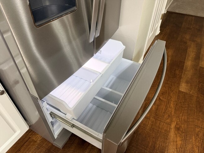 Building Photo - Spacious 4 Bed 2.5 Bath In Lexington!