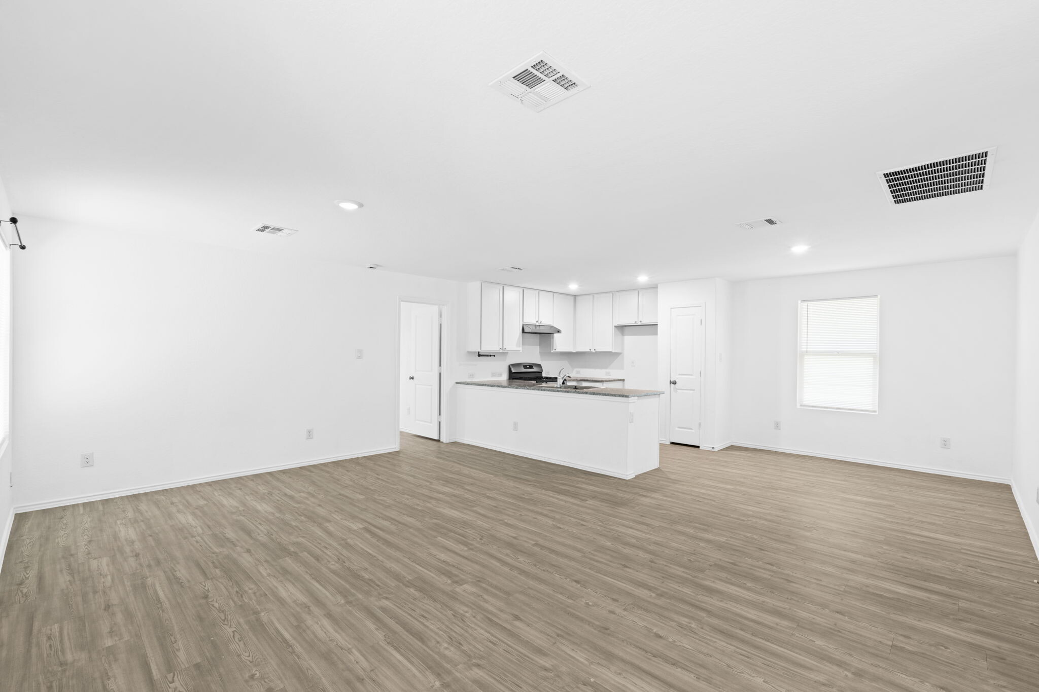 Building Photo - 422 De Herrera