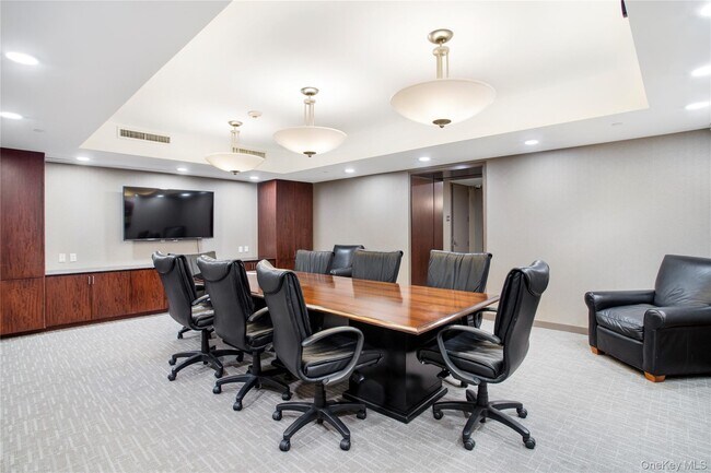 Building Photo - 10 City Pl