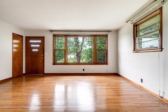 Building Photo - 411 Westchester Dr