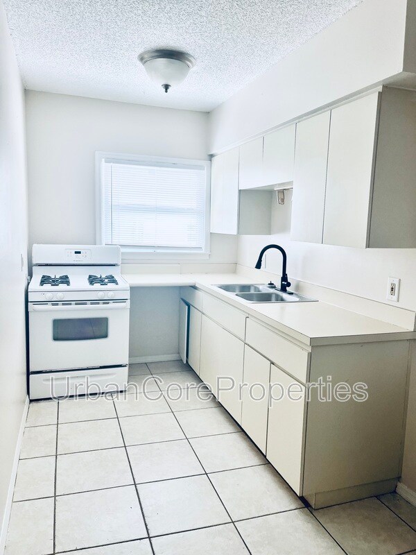 Building Photo - 1725 5th St N