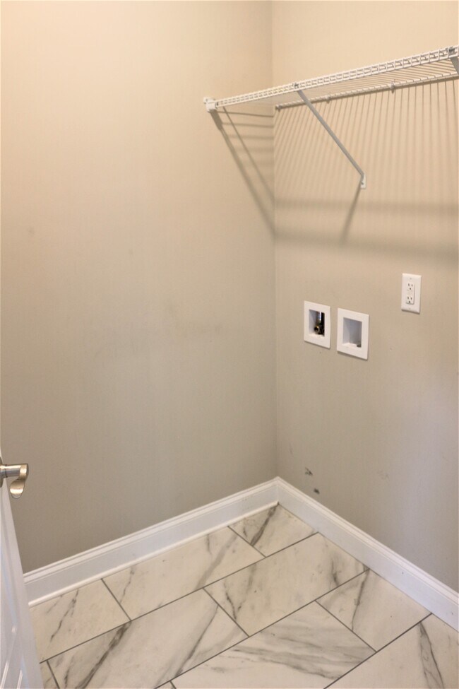 Building Photo - 3426 Fleeman Place Dr NE