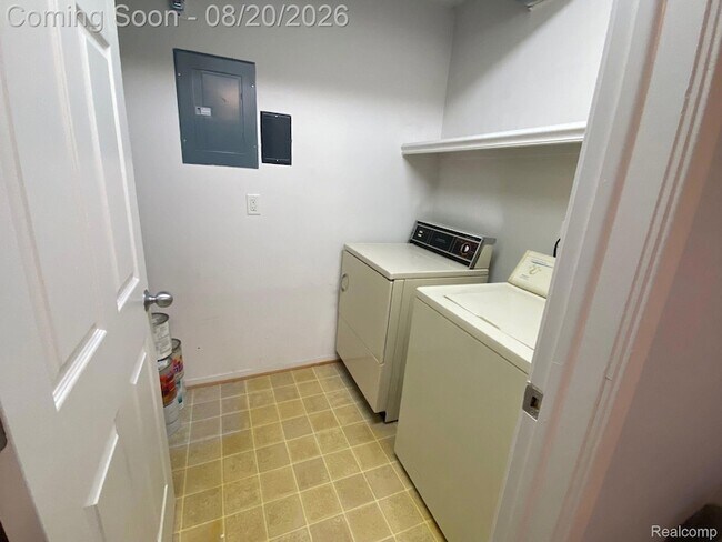 Building Photo - 2620 Greenstone Blvd