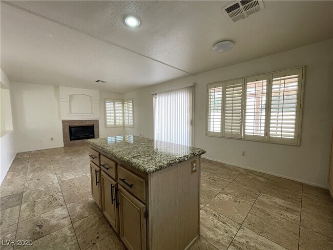Building Photo - 4364 Mesa Hill Dr